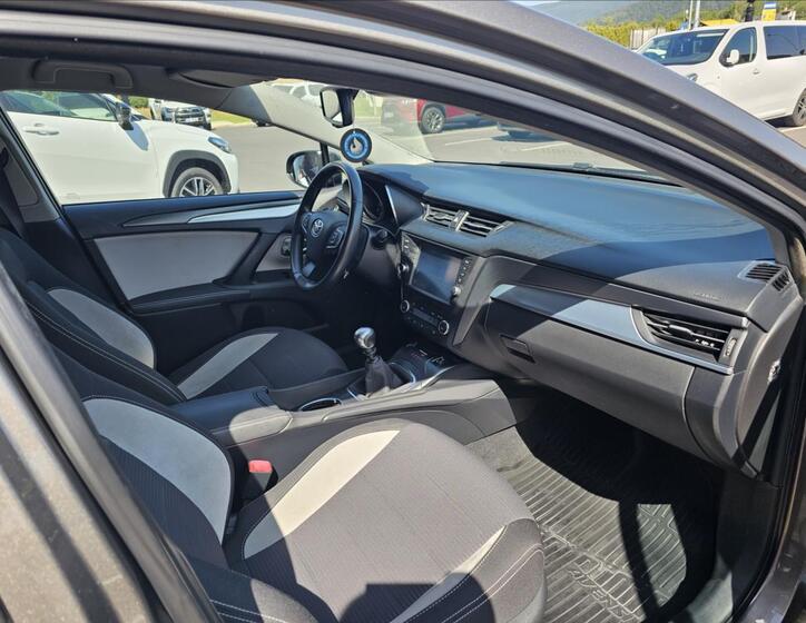 Toyota Avensis 11