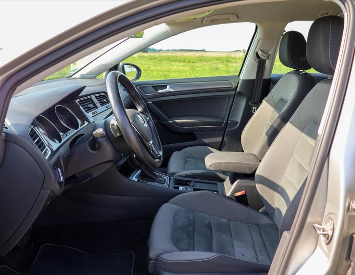 Volkswagen Golf 11
