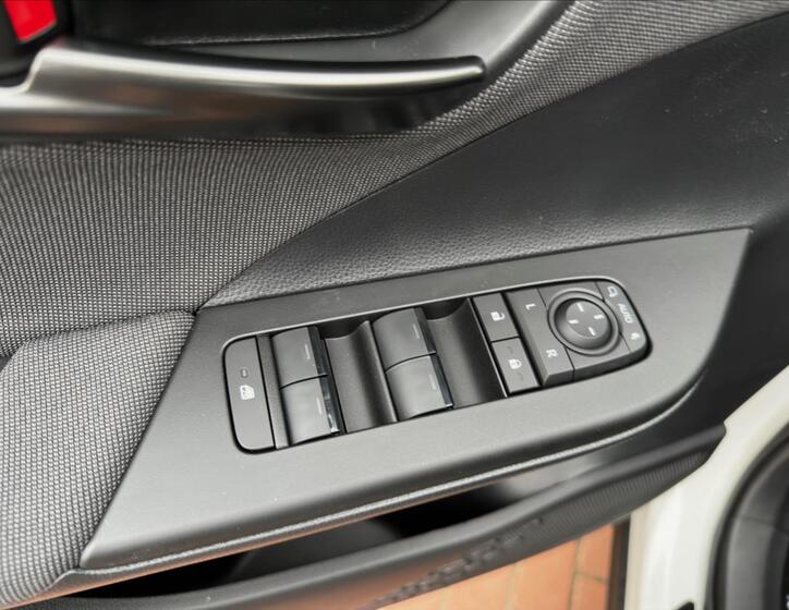 Toyota C-HR 13