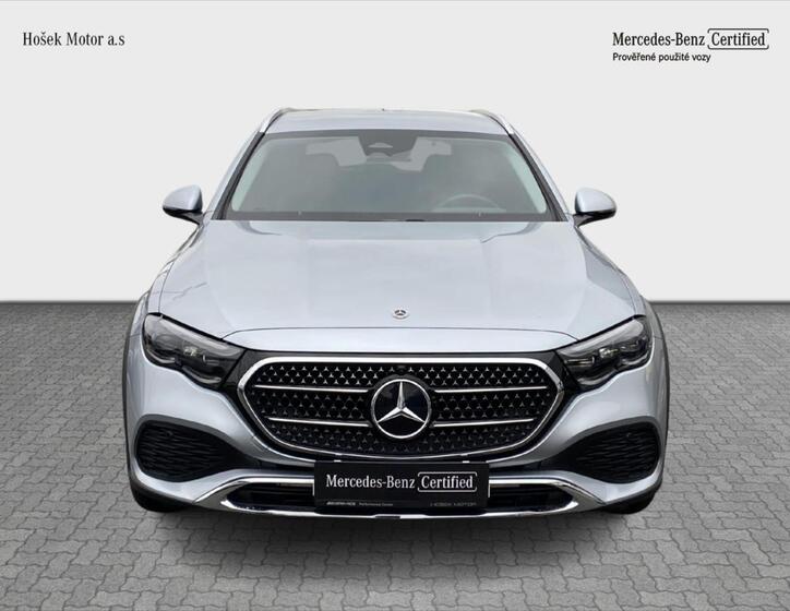 Mercedes-Benz Třídy E 8
