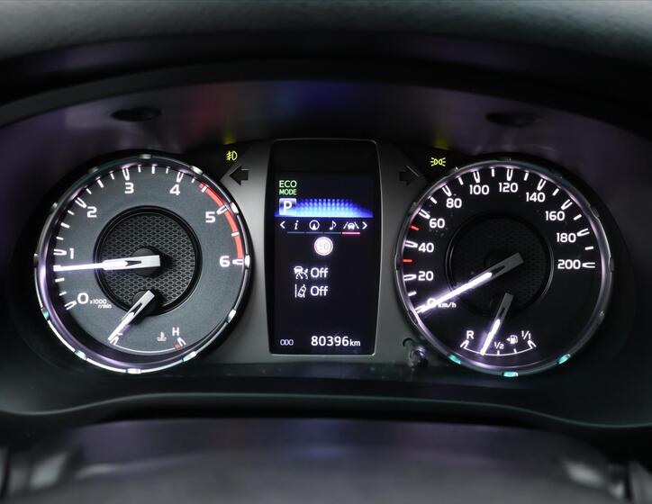 Toyota Hilux 19