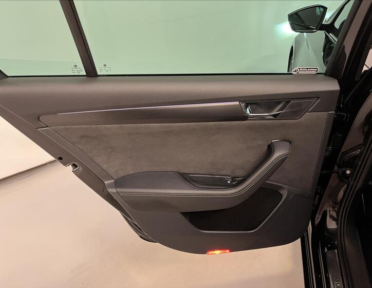 Škoda Superb 28