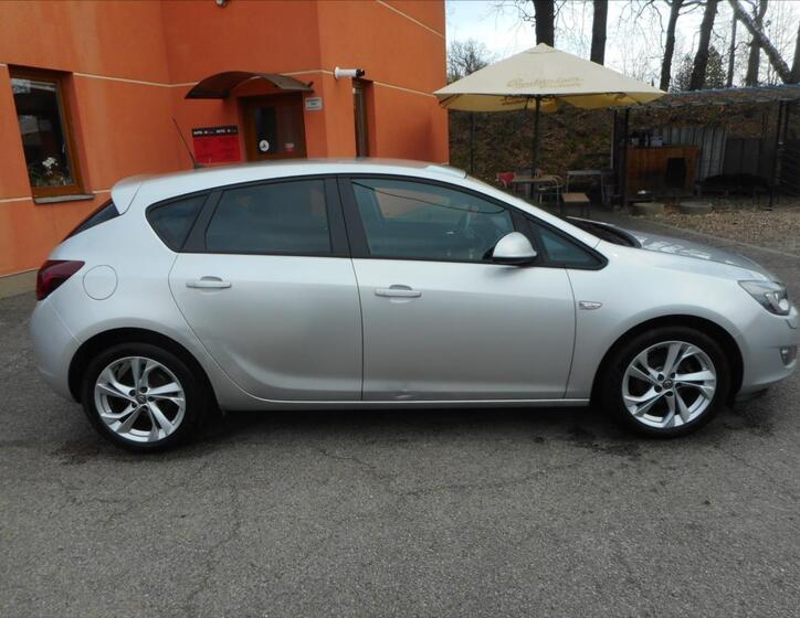Opel Astra 4