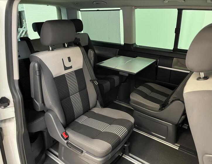 Volkswagen Multivan 21