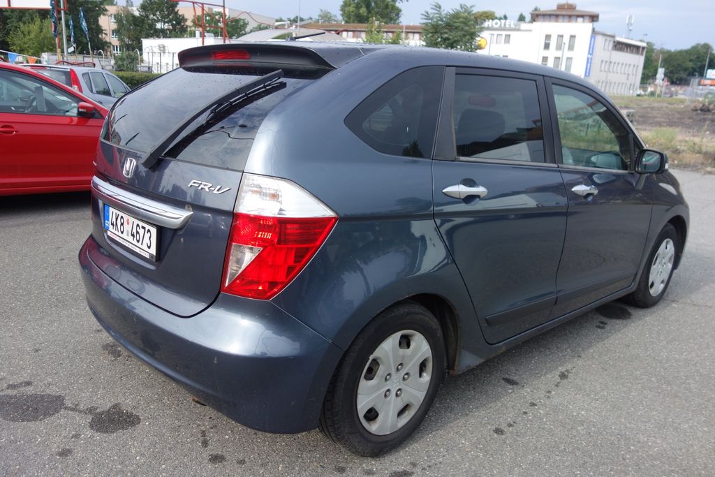 Honda FR-V