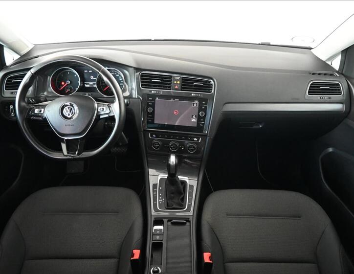 Volkswagen Golf 11