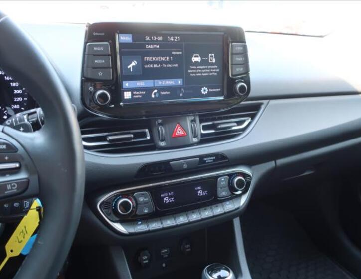 Hyundai i30 24