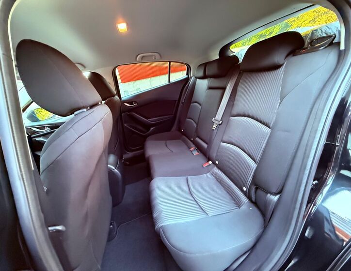 Mazda 3 11