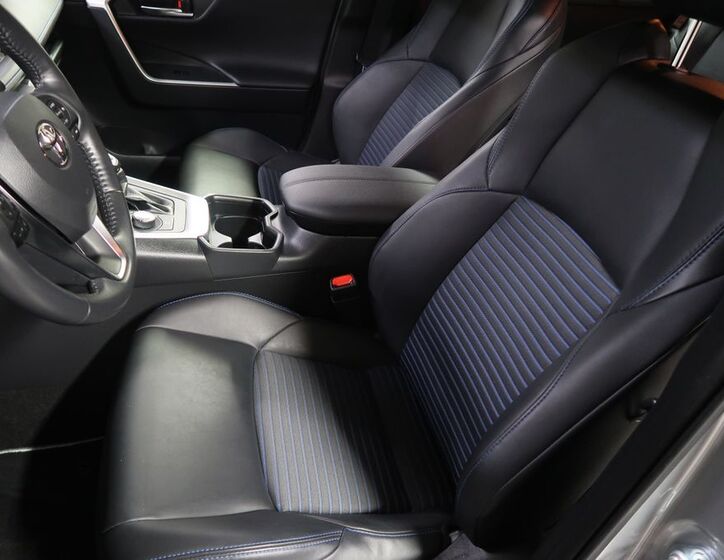Toyota RAV4 9