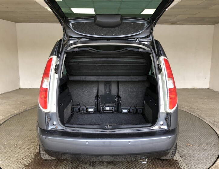 Škoda Roomster 13
