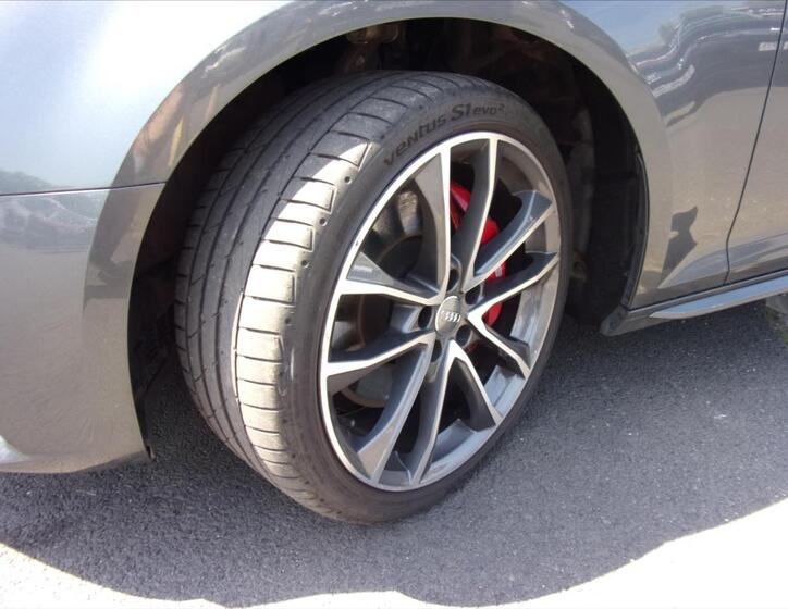 Audi S4 32