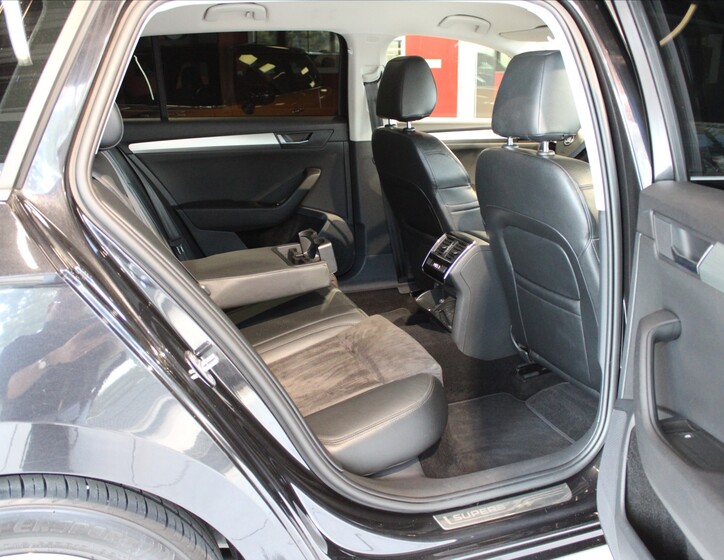 Škoda Superb 25