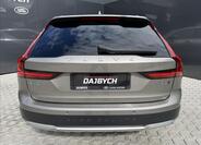 Volvo V90 8