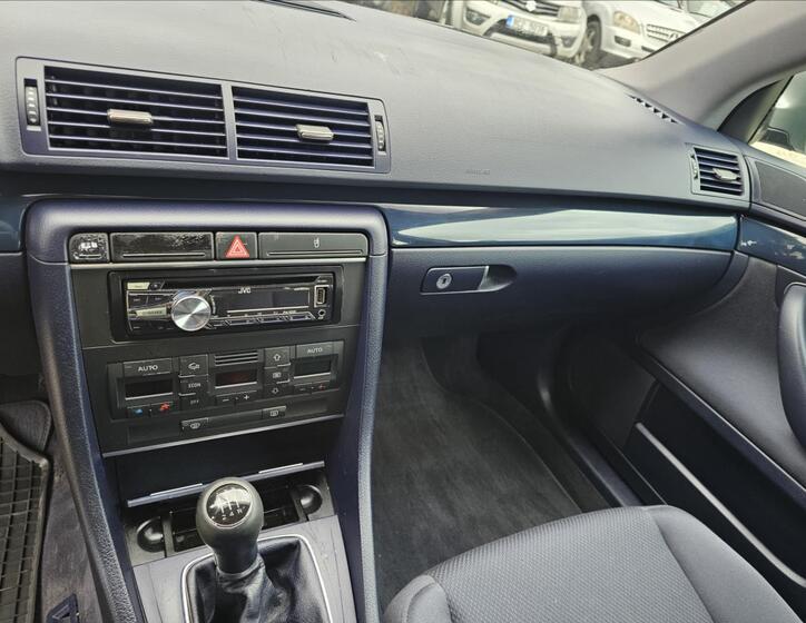 Audi A4 13