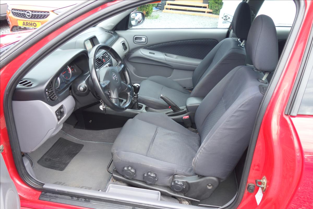 Nissan Almera