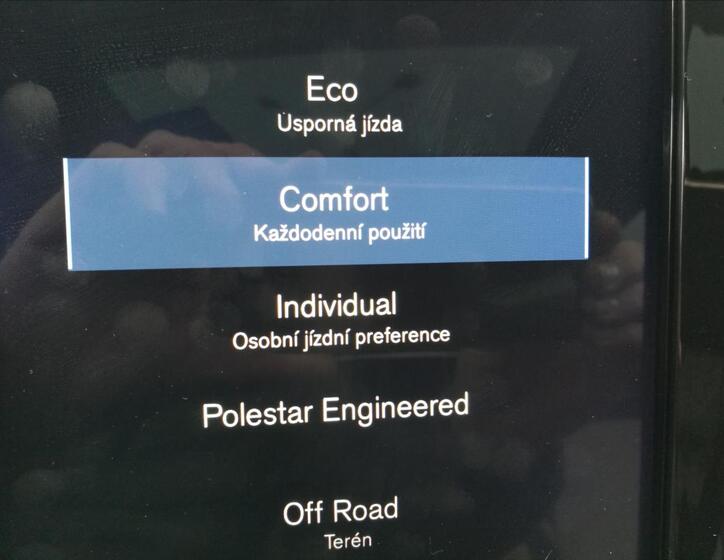 Volvo V90 11