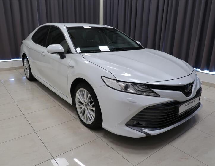 Toyota Camry 3