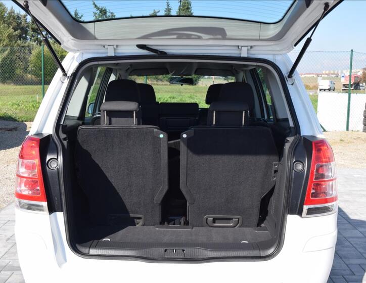 Opel Zafira 24