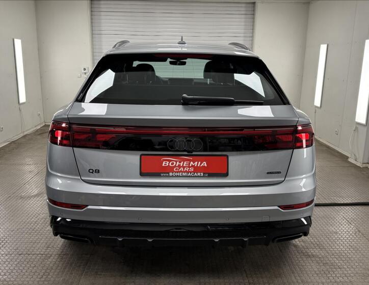Audi Q8 5