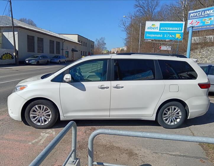 Toyota Sienna 7
