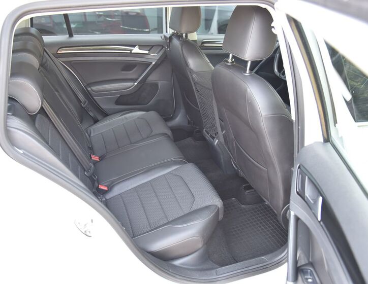 Volkswagen Golf 20