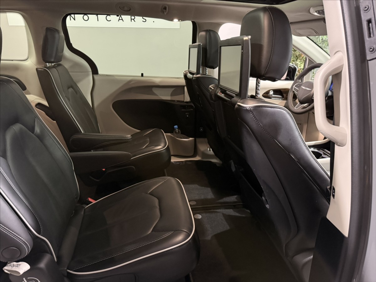 Chrysler Pacifica