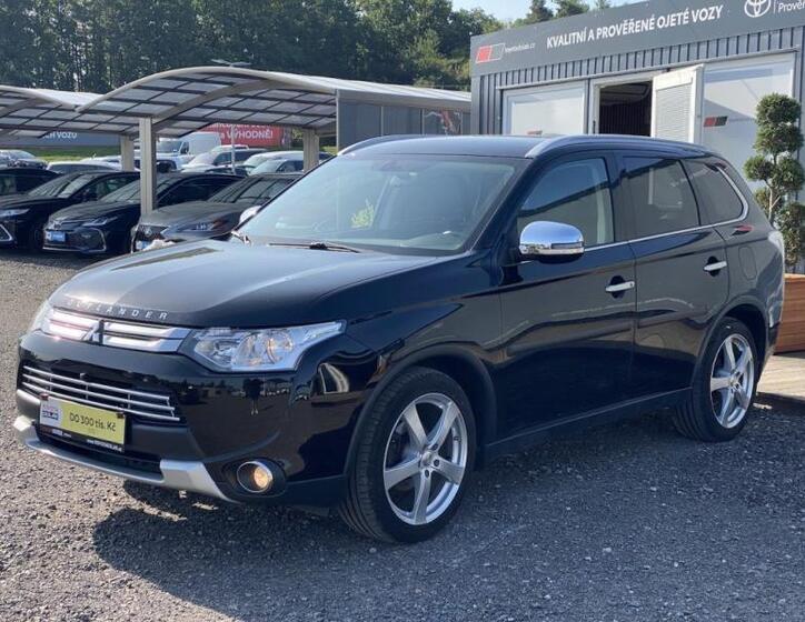 Mitsubishi Outlander 3