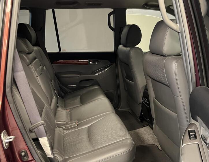 Toyota Land Cruiser 16