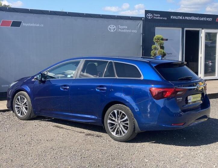 Toyota Avensis 4