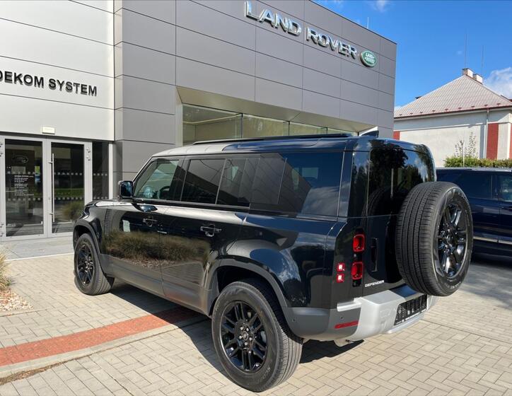 Land Rover Defender 6