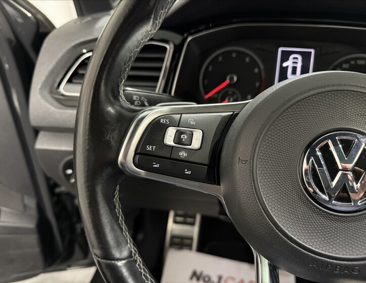 Volkswagen T-Roc 9