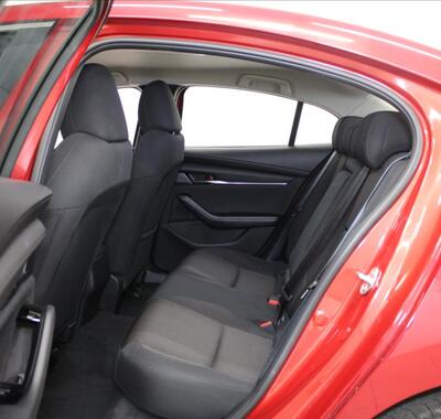 Mazda 3 7