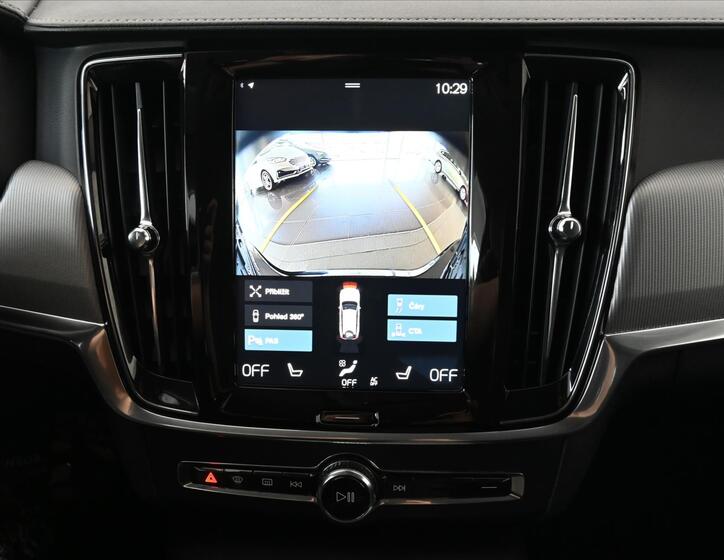 Volvo V90 23
