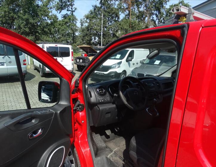 Opel Vivaro 10