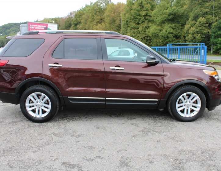 Ford Explorer 4