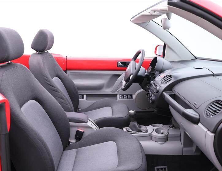 Volkswagen New Beetle 17