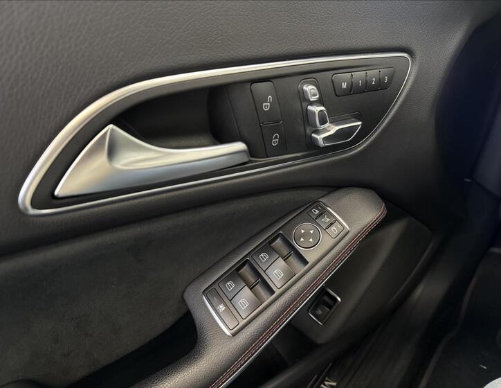 Mercedes-Benz CLA 12