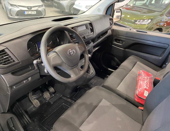 Toyota ProAce 13