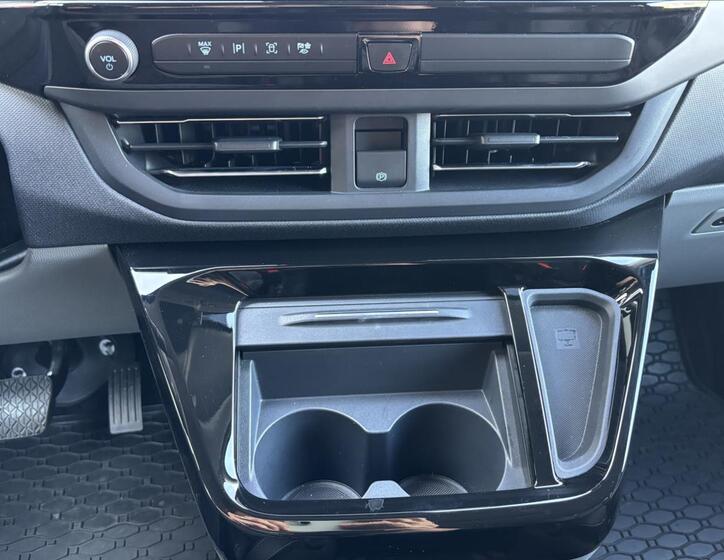 Ford Tourneo Custom 31
