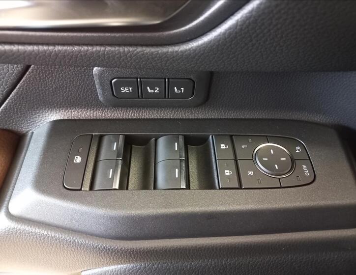 Toyota Land Cruiser 18