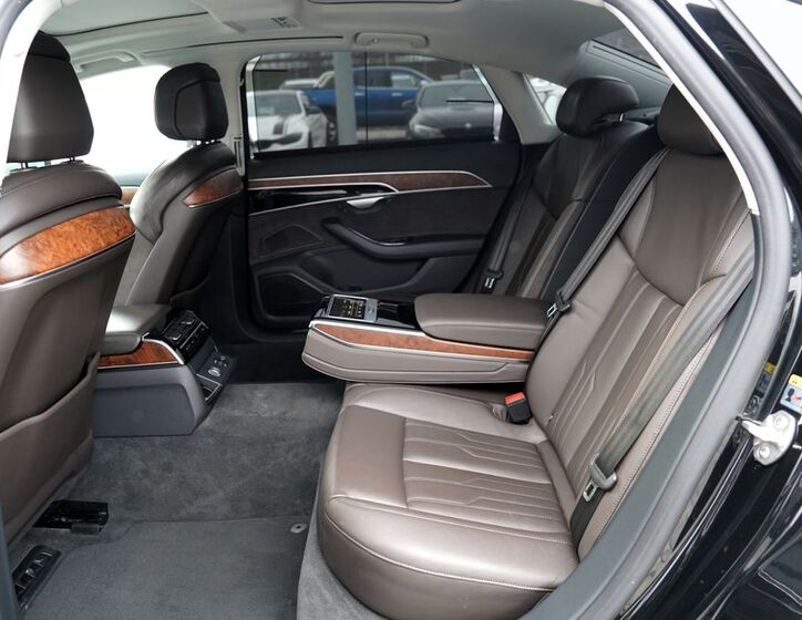 Audi A8 34