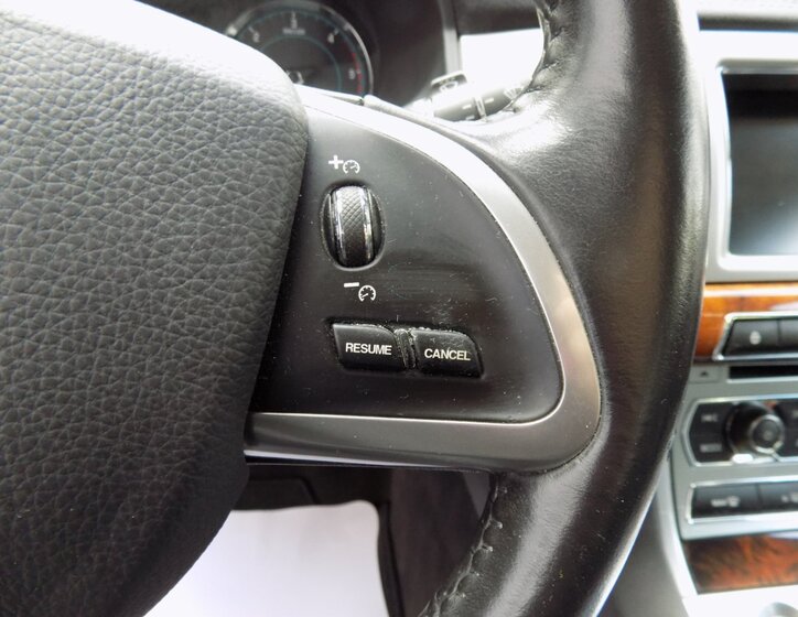 Jaguar XF 28
