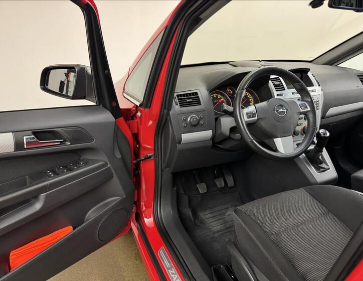 Opel Zafira 24