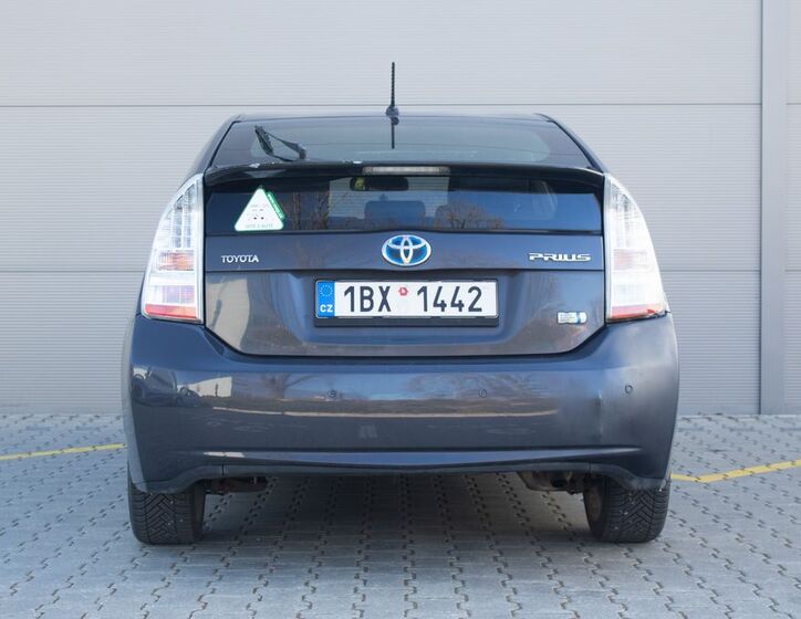 Toyota Prius 6