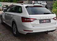 Škoda Superb 9