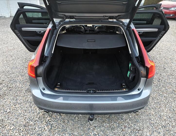 Volvo V90 37