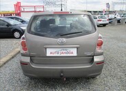 Toyota Corolla Verso 1