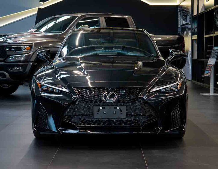 Lexus IS 9