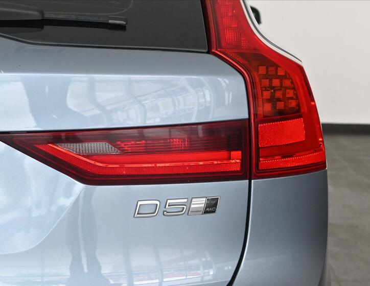 Volvo V90 33