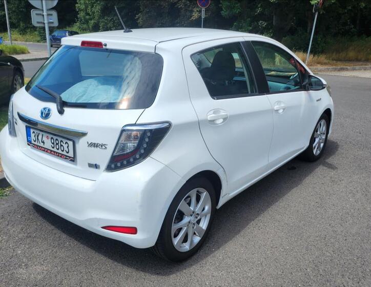 Toyota Yaris 4